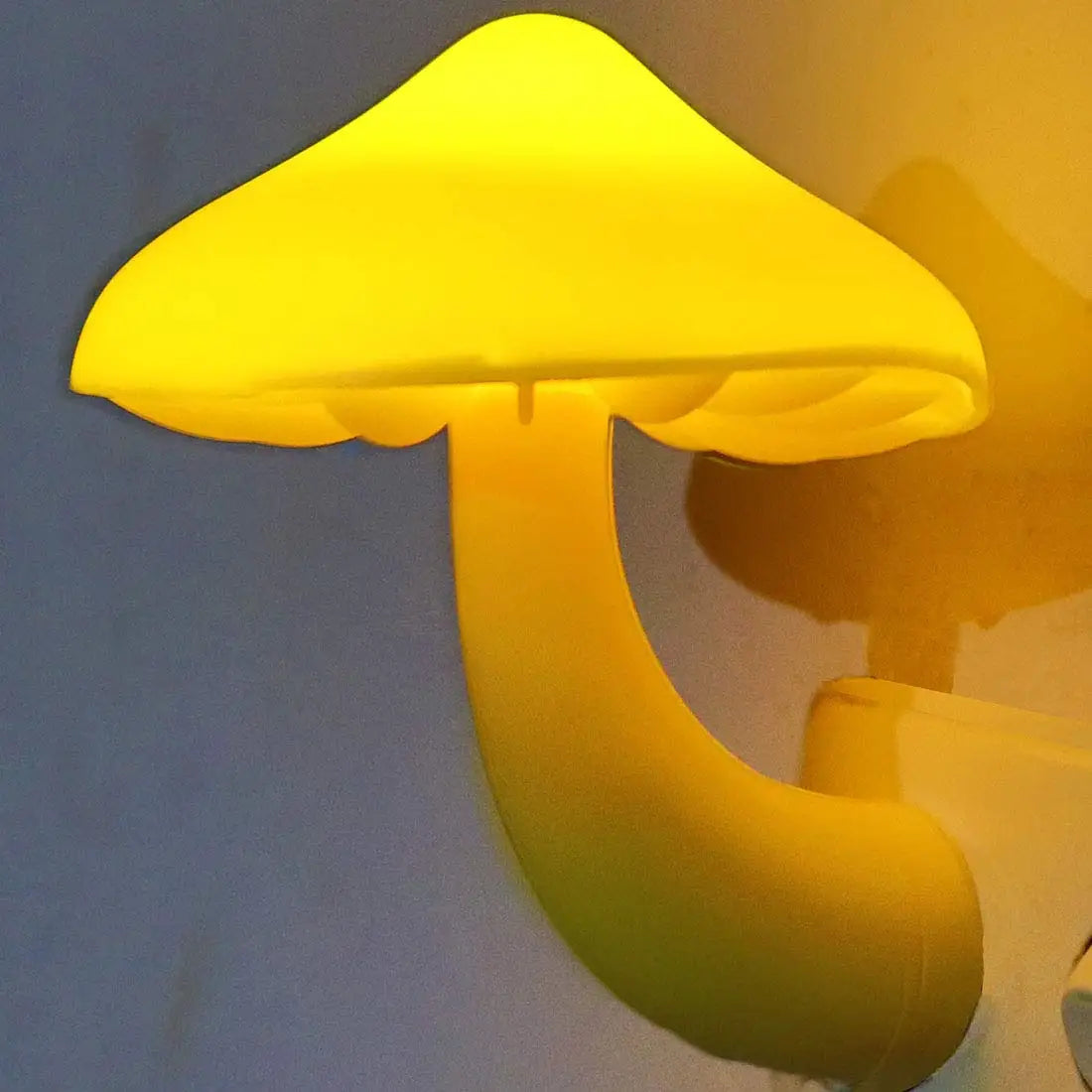 Lámpara de luz nocturna con forma de seta, 220V, Sensor de atardecer al amanecer, enchufe en cama LED, bonita luz nocturna con forma de seta, luces nocturnas para bebés para niños
